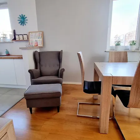 Komfortowe Rodzinne Mieszkanie Z Balkonem I Miejscem Parkingowym, Centrum Apartament