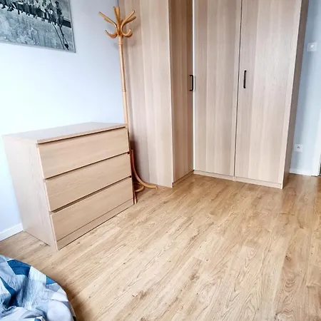 Apartment 3 Pokojowe Mieszkanie Z Balkonem I Miejscem Parkingowym, Centrum Lodz (Lodz)