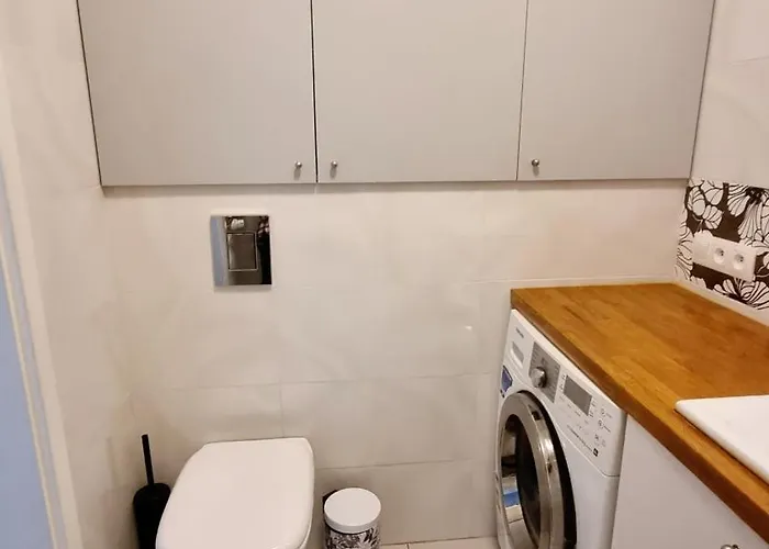 Apartman Komfortowe Rodzinne Mieszkanie Z Balkonem I Miejscem Parkingowym, Centrum