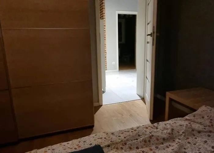 Komfortowe Rodzinne Mieszkanie Z Balkonem I Miejscem Parkingowym, Centrum Apartman