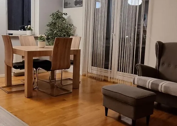 Komfortowe Rodzinne Mieszkanie Z Balkonem I Miejscem Parkingowym, Centrum