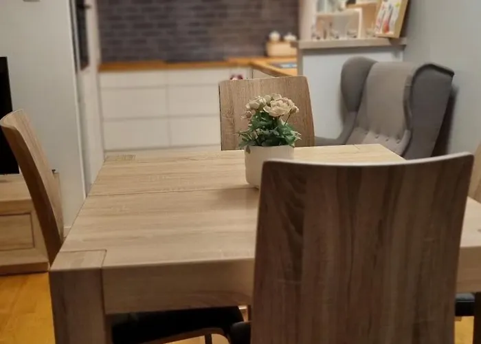 Komfortowe Rodzinne Mieszkanie Z Balkonem I Miejscem Parkingowym, Centrum Łódź