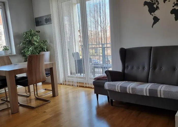 Komfortowe Rodzinne Mieszkanie Z Balkonem I Miejscem Parkingowym, Centrum